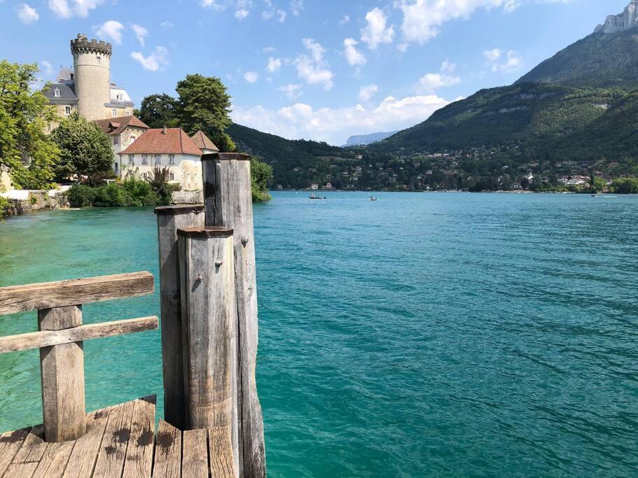Charmant Et Spacieux Appartement A Quelques Pas Du Lac Duingt Exteriör bild