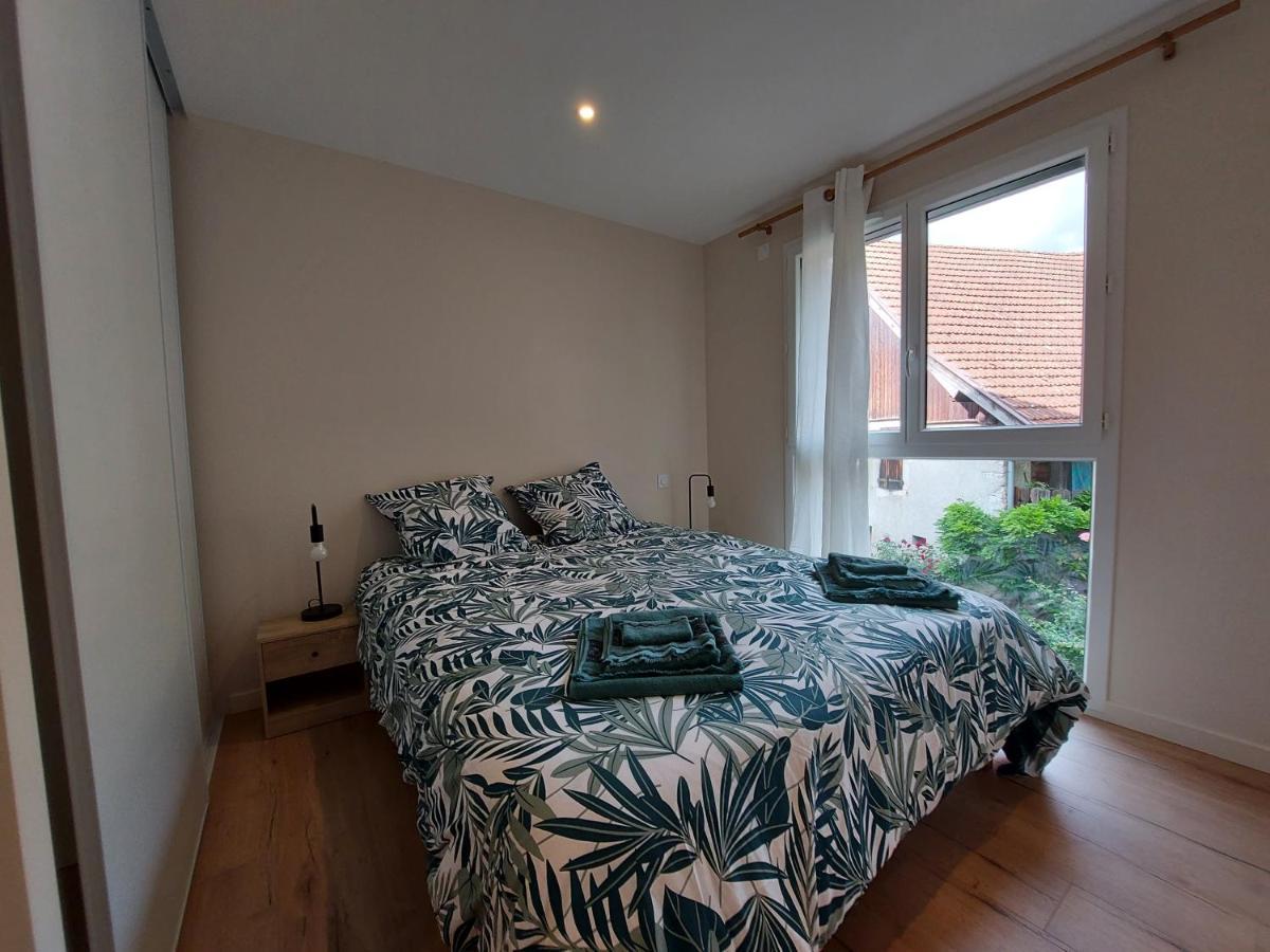 Charmant Et Spacieux Appartement A Quelques Pas Du Lac Duingt Exteriör bild